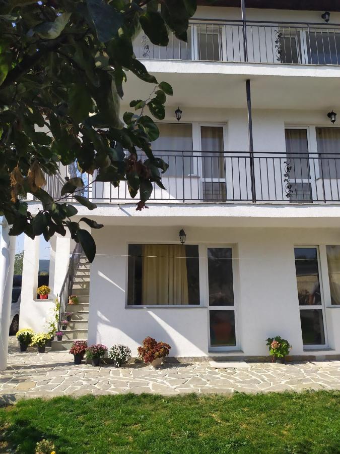 Villa Savovi فارنا المظهر الخارجي الصورة